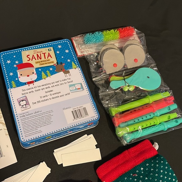 Christmas CD’s w/Read Along Books, Knit Gift Bags, Letters to Santa Kit & Tags - Picture 11 of 16